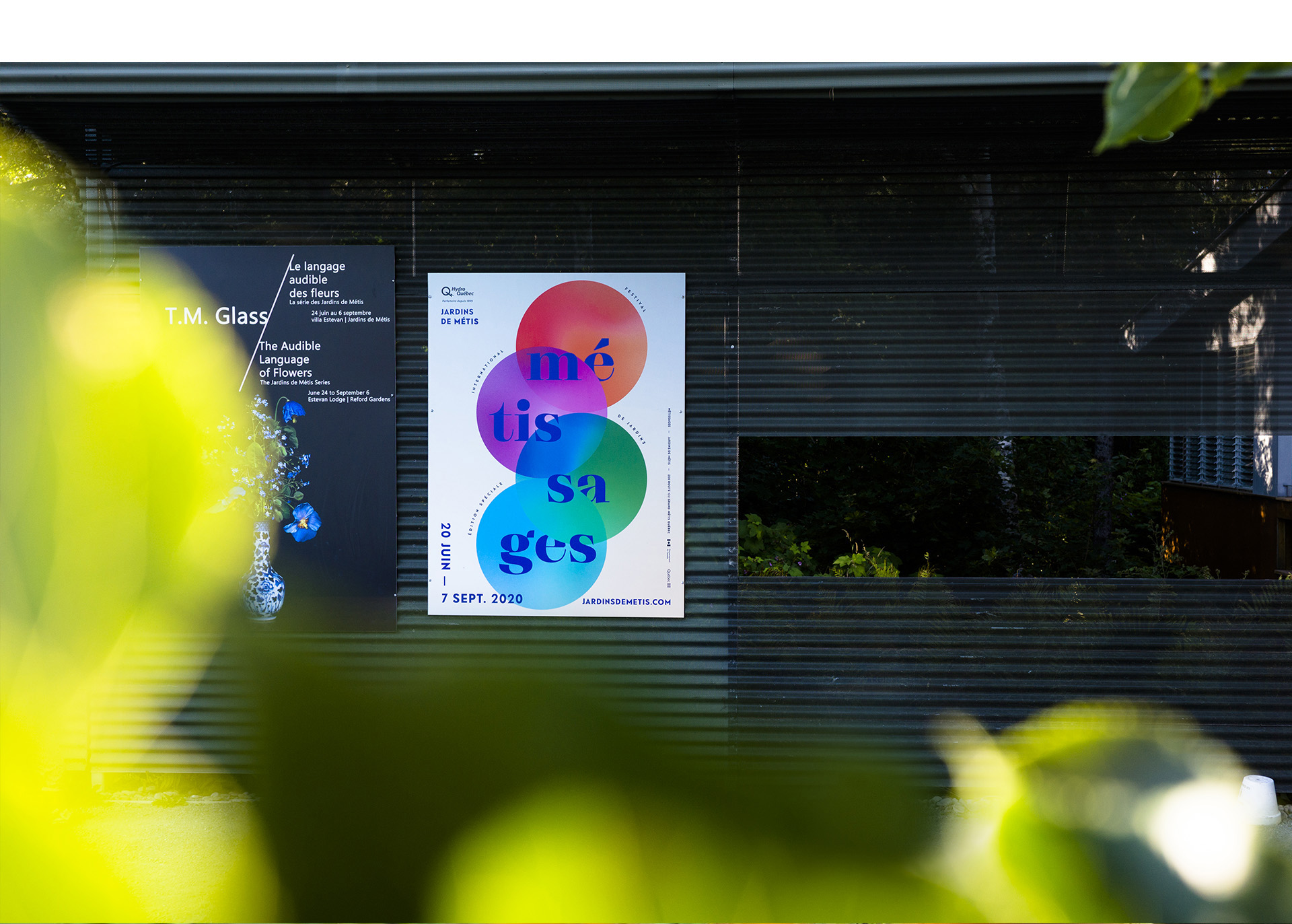 étissages -  Photo de l'affiche sur la pavillon d'accueil